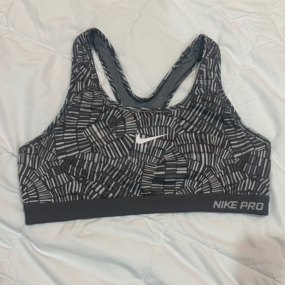 NWOT Nike Pro Women's Patterned Black and Gray Sports Bra size L